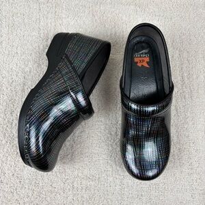 Dansko Shoes Womens 39 US 8.5-9 Black XP Patent Leather Nurse Slip Resist Clog